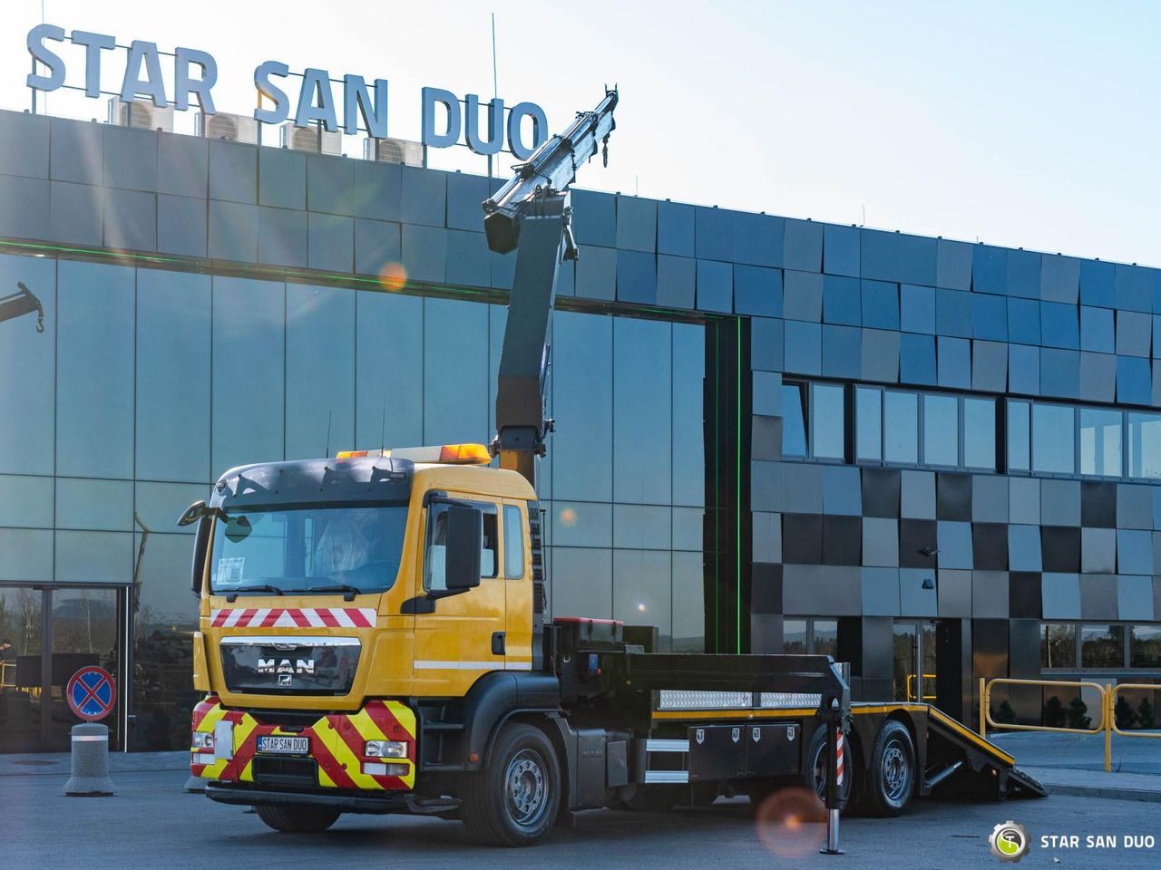 - Crane truck: picture 3 - Crane truck: picture 3