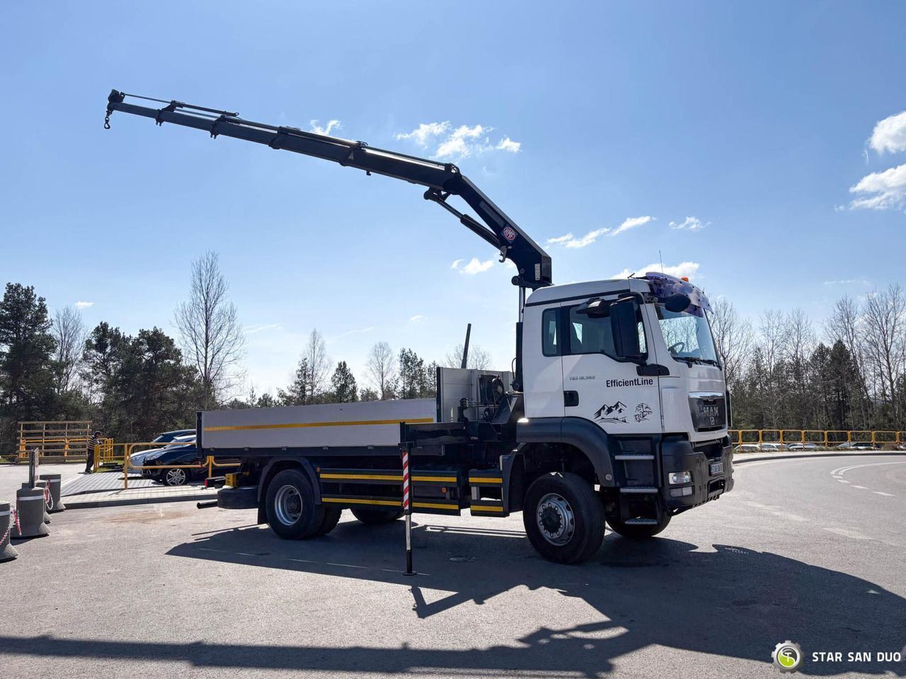 - Crane truck: picture 2 - Crane truck: picture 2
