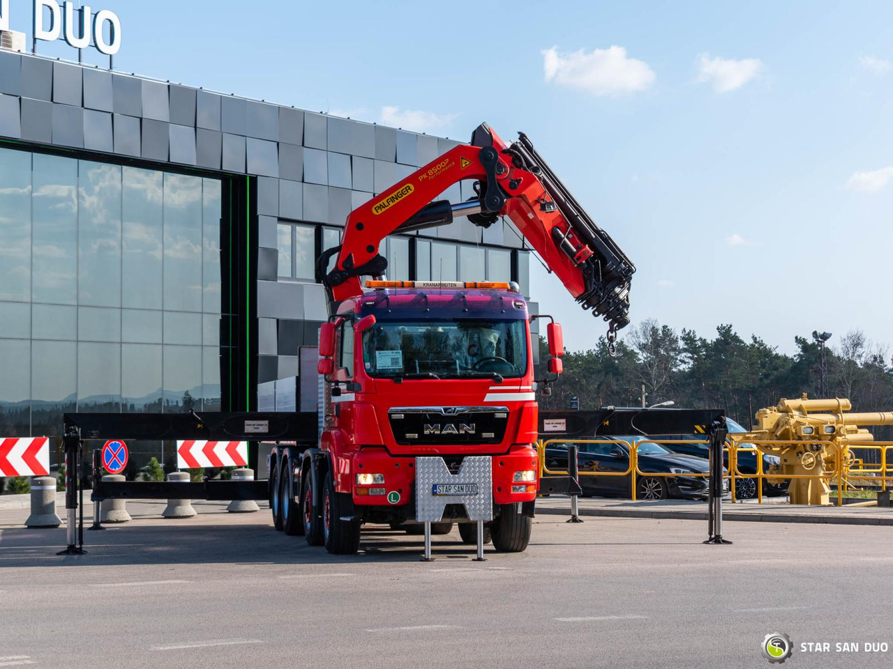 - Crane truck: picture 2 - Crane truck: picture 2