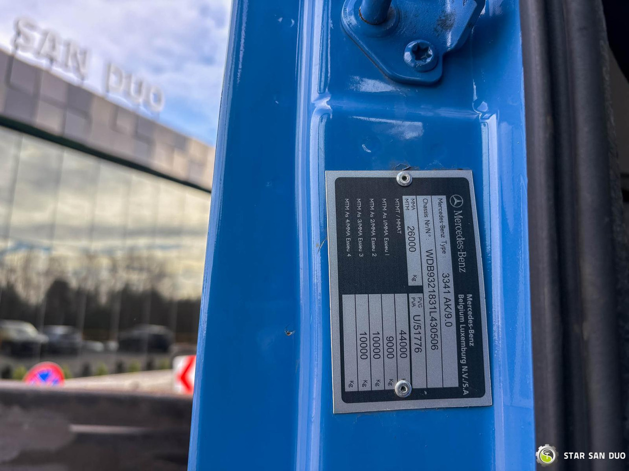 Crane truck : picture 19 Crane truck : picture 19