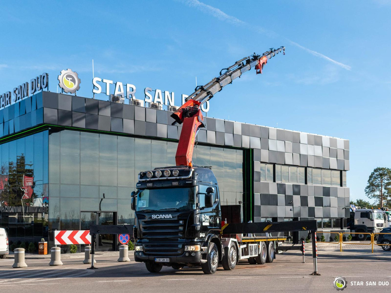 - Crane truck: picture 1 - Crane truck: picture 1