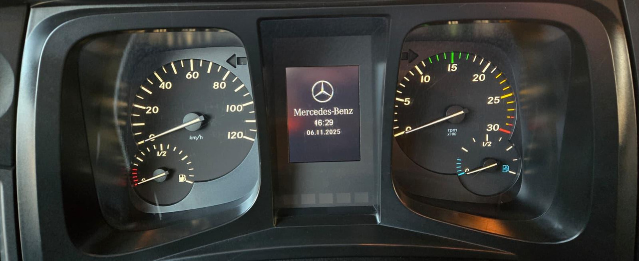 Cab chassis truck : picture 16