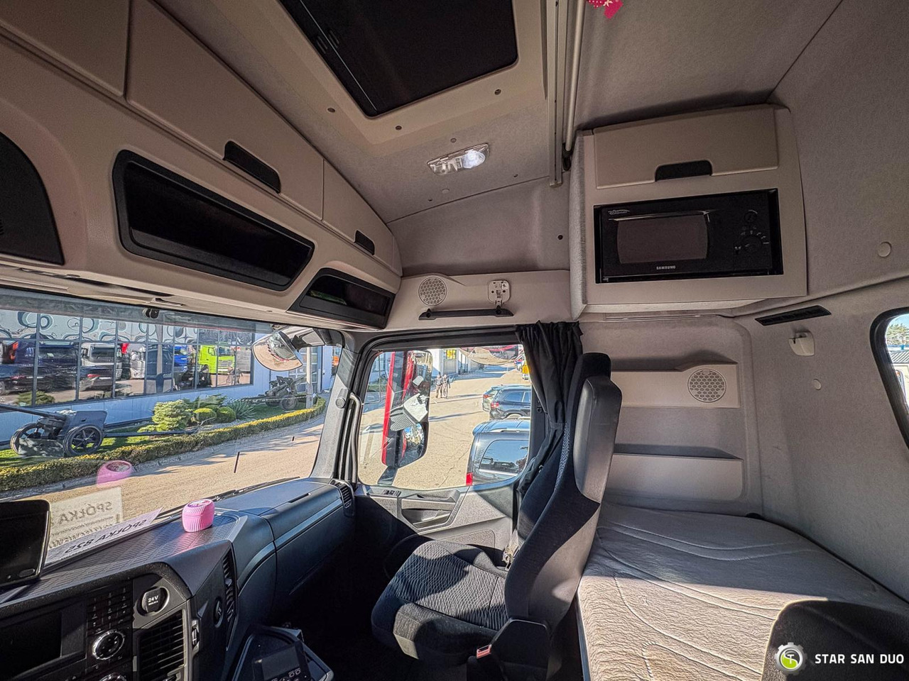 Crane truck : picture 13