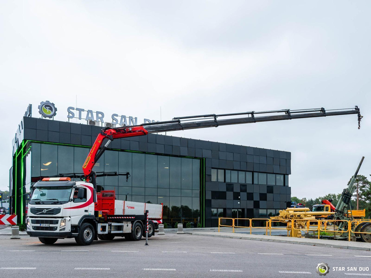 - Crane truck: picture 3 - Crane truck: picture 3