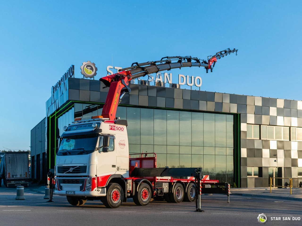 - Crane truck: picture 2 - Crane truck: picture 2