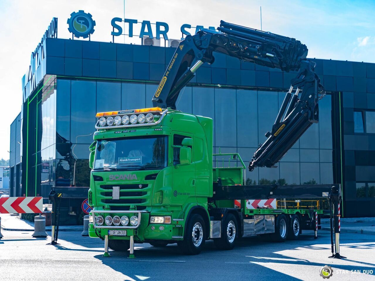 - Crane truck: picture 2 - Crane truck: picture 2