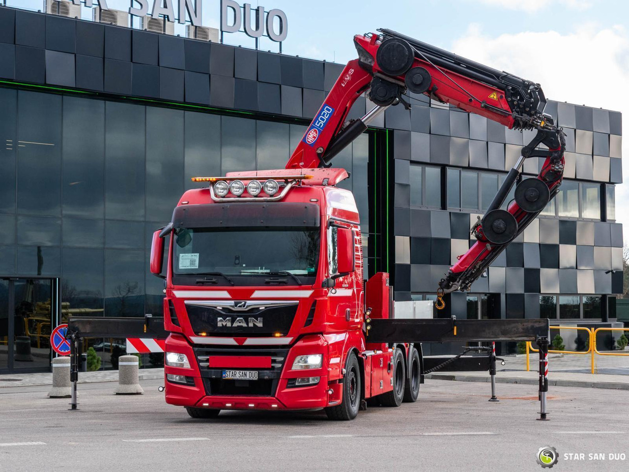 - Crane truck: picture 3 - Crane truck: picture 3