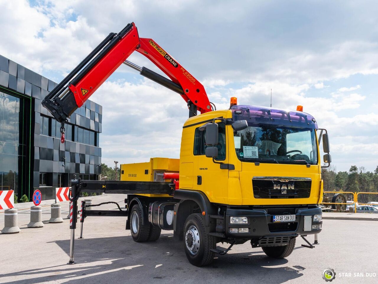 - Crane truck: picture 2 - Crane truck: picture 2