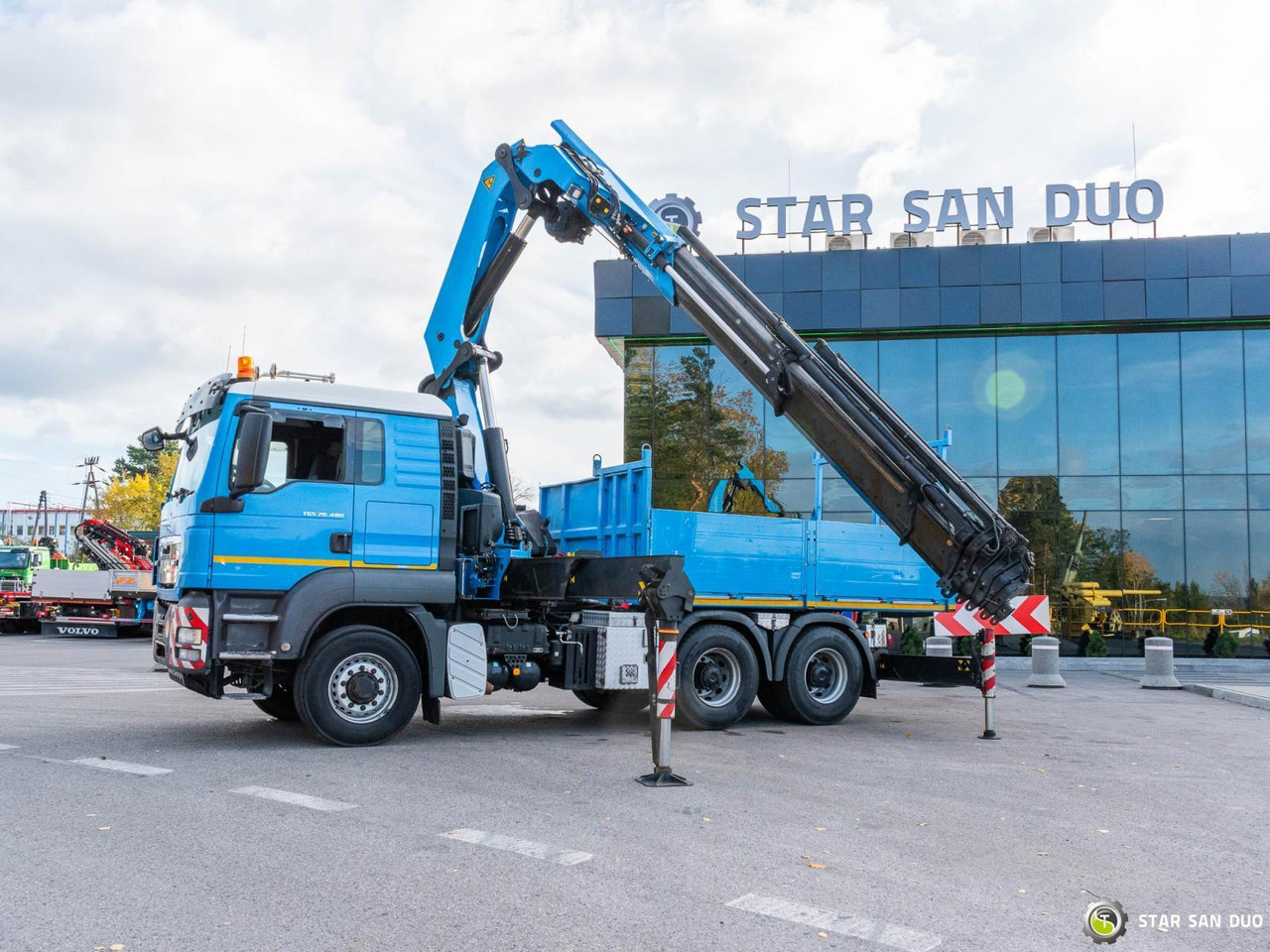 - Crane truck: picture 4 - Crane truck: picture 4