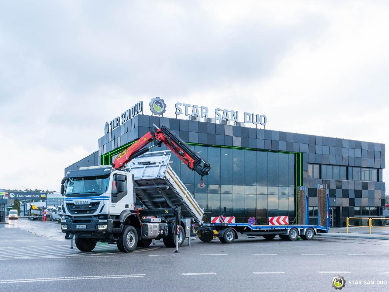 - Crane truck: picture 1 - Crane truck: picture 1
