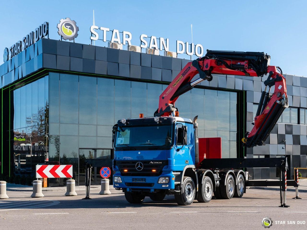 Crane truck : picture 7 Crane truck : picture 7