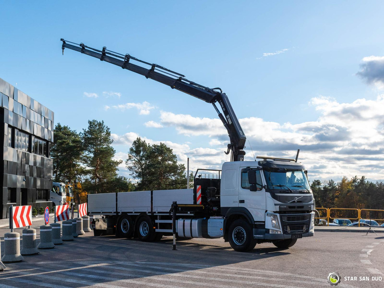 - Crane truck: picture 2 - Crane truck: picture 2