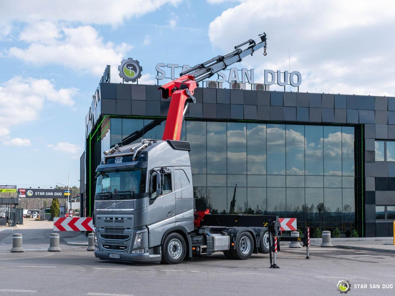 - Crane truck: picture 3 - Crane truck: picture 3