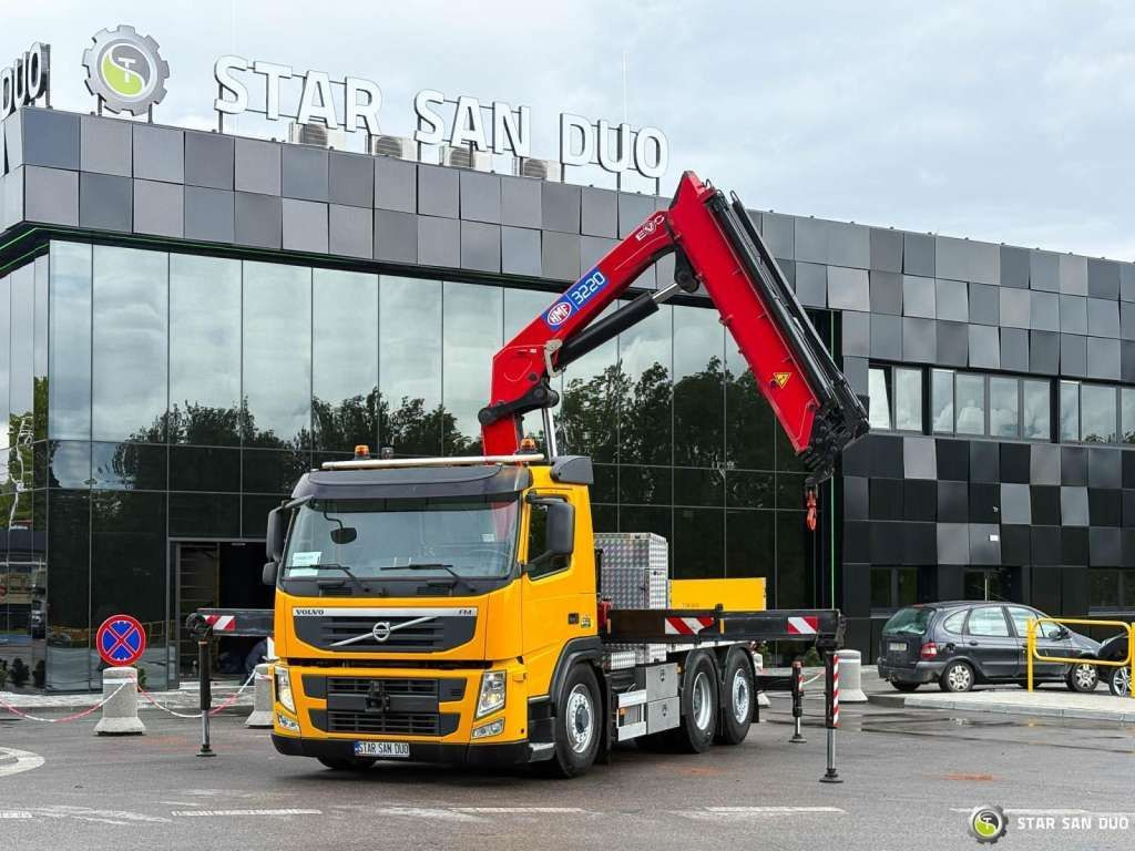 Volvo FM 460 6x4x4 HMF 3220 Crane HDS - Tractor unit: picture 3 Volvo FM 460 6x4x4 HMF 3220 Crane HDS - Tractor unit: picture 3