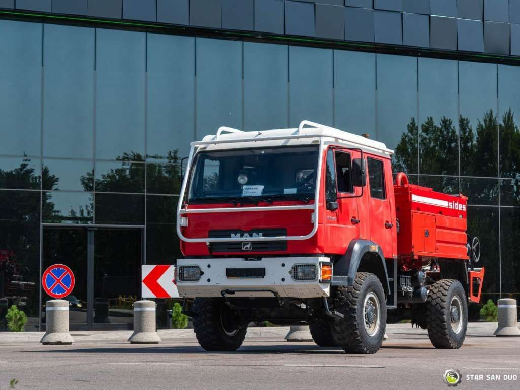 MAN LE220B 4x4 E Fire Truck Feuerwehr - Truck: picture 2 MAN LE220B 4x4 E Fire Truck Feuerwehr - Truck: picture 2
