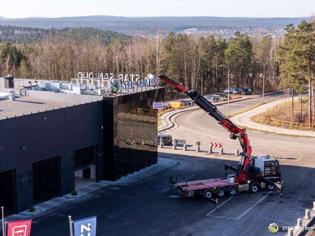 Volvo FH 540 10x4 FASSI F1950 FLY JIB WINCH 46m !!! Volvo FH 540 10x4 FASSI F1950 FLY JIB WINCH 46m !!! - Crane truck: picture 3 Volvo FH 540 10x4 FASSI F1950 FLY JIB WINCH 46m !!! Volvo FH 540 10x4 FASSI F1950 FLY JIB WINCH 46m !!! - Crane truck: picture 3