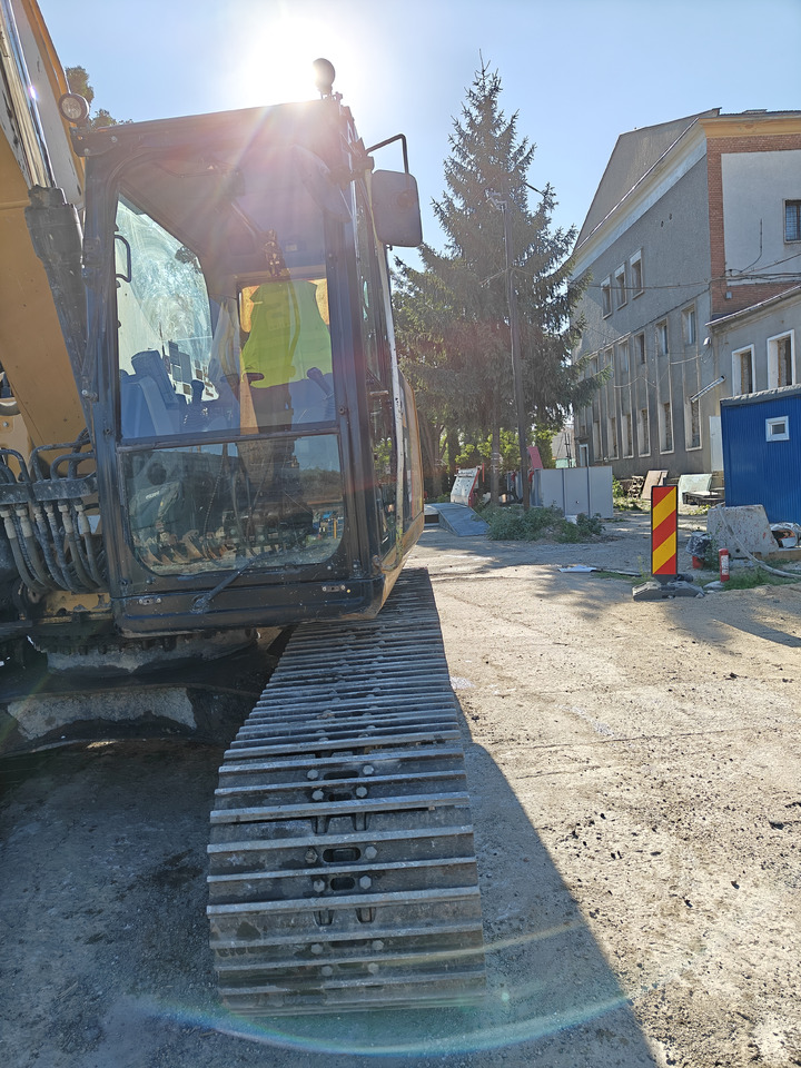 CATERPILLAR 320 F - Crawler excavator: picture 5 CATERPILLAR 320 F - Crawler excavator: picture 5