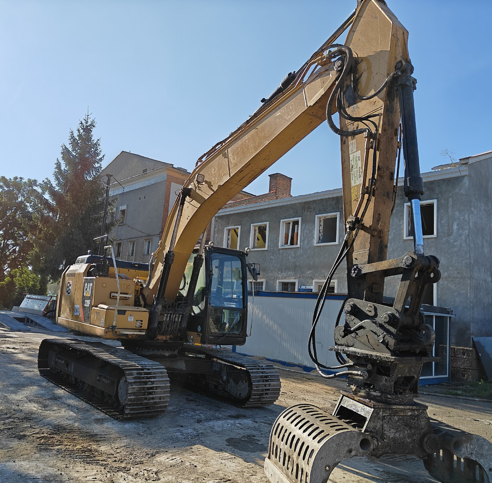 CATERPILLAR 320 F - Crawler excavator: picture 3 CATERPILLAR 320 F - Crawler excavator: picture 3