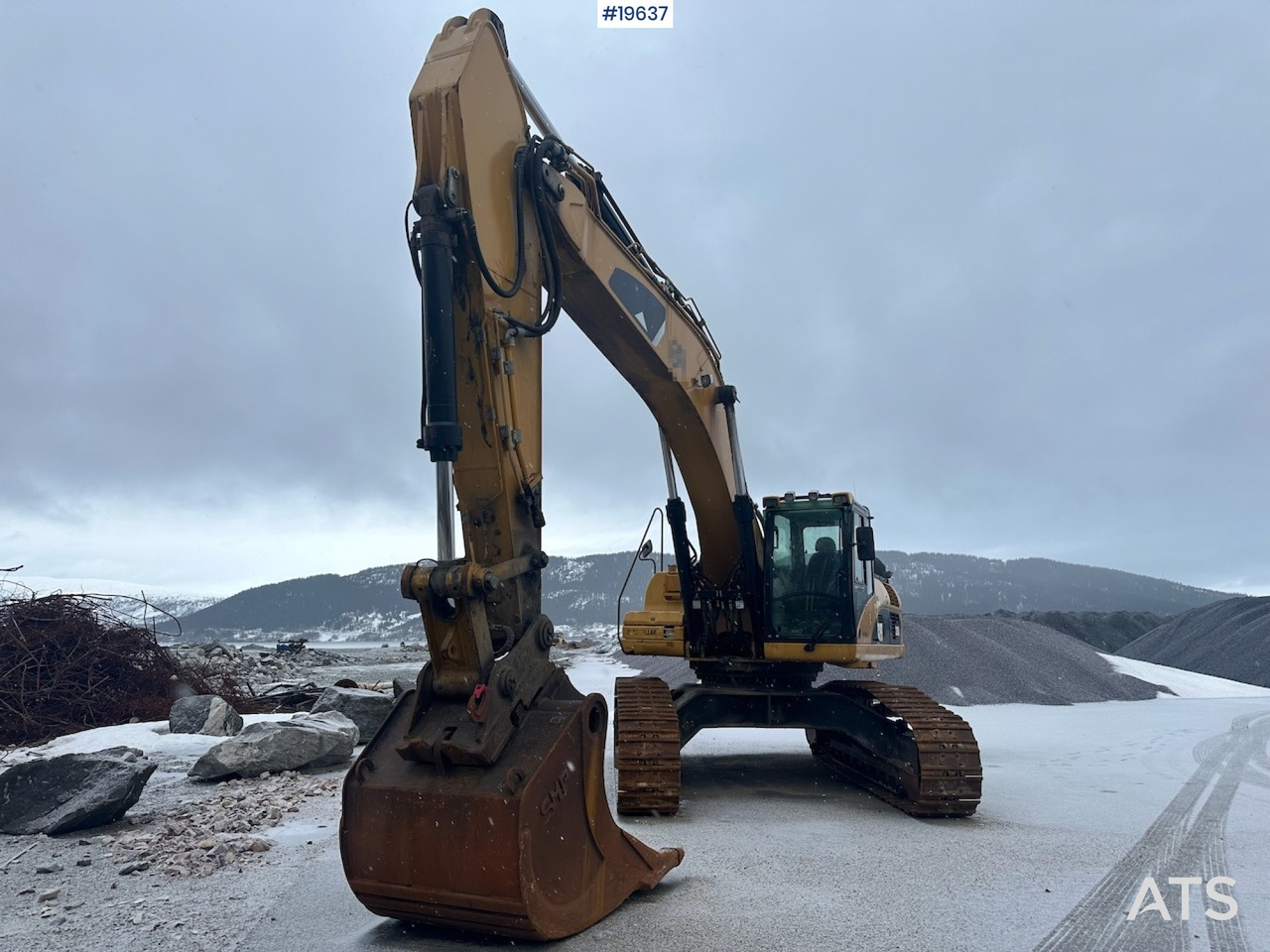 Caterpillar 300D - Excavator: picture 3 Caterpillar 300D - Excavator: picture 3