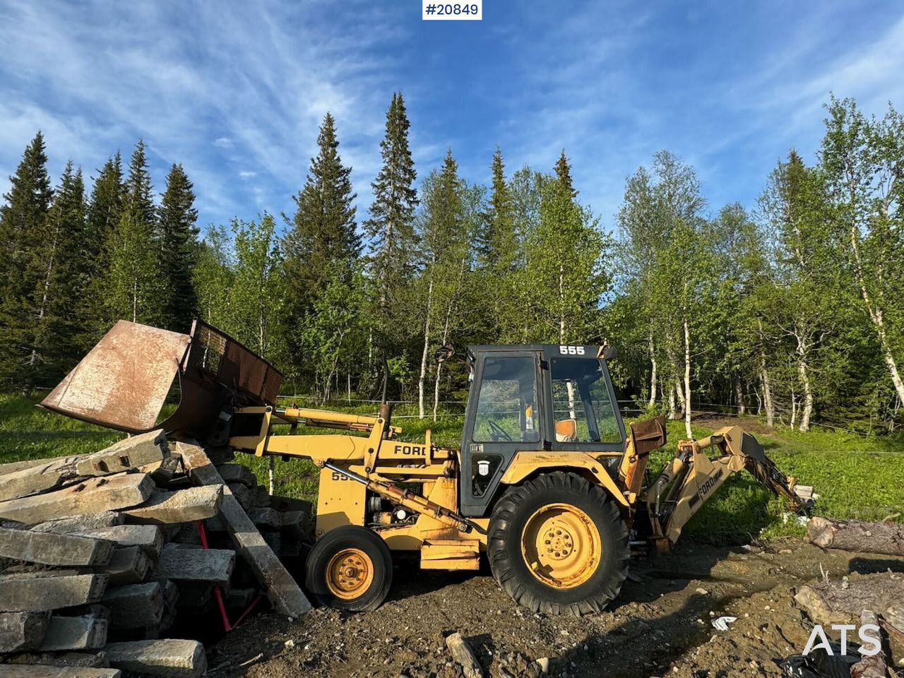 Ford 555 Traktorgraver m/ 2 frontskuffer og 2 graveskuffer - Backhoe loader: picture 1 Ford 555 Traktorgraver m/ 2 frontskuffer og 2 graveskuffer - Backhoe loader: picture 1