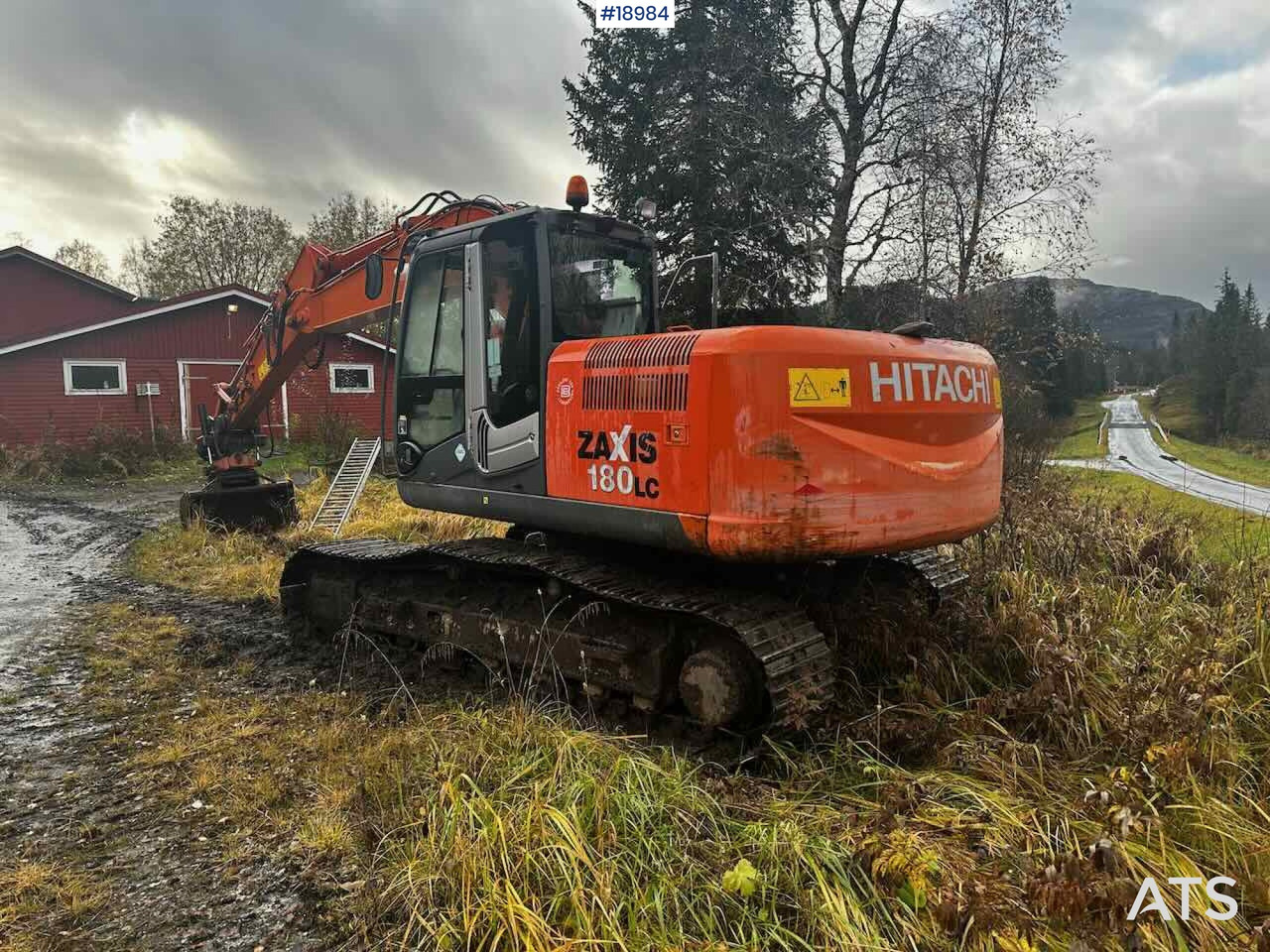 Hitachi ZX180LC-3 - Excavator: picture 1 Hitachi ZX180LC-3 - Excavator: picture 1