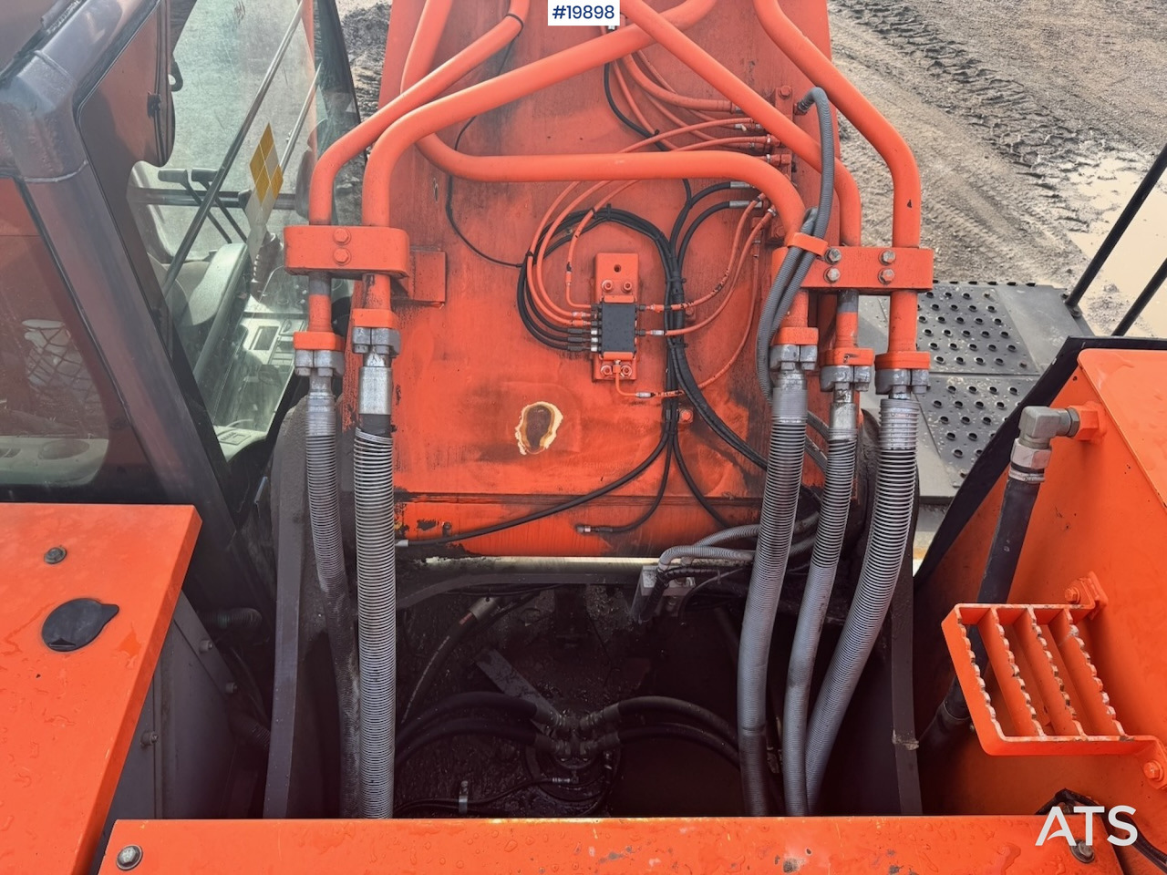 Excavator Hitachi ZX670LCH-5: picture 48