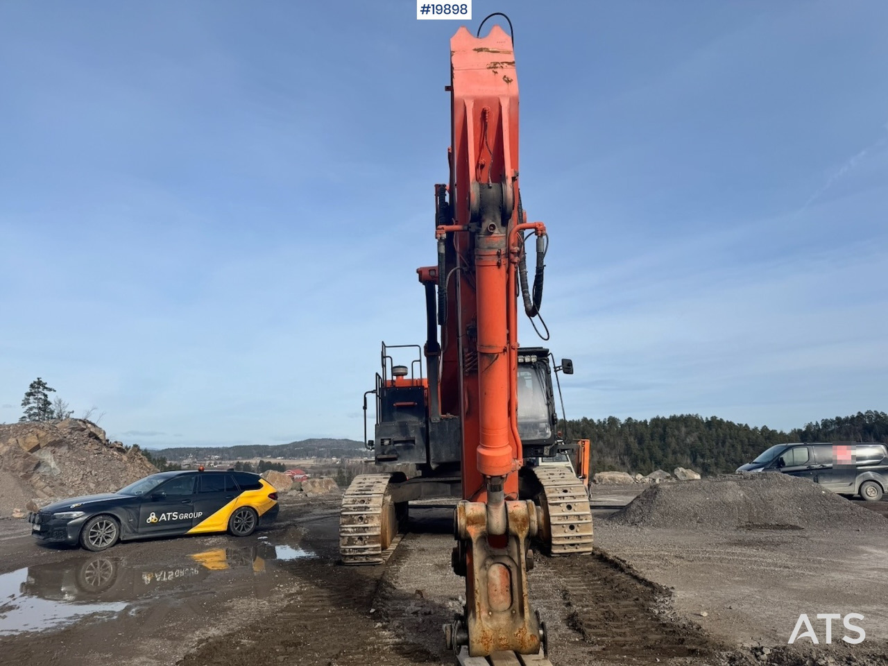 Excavator Hitachi ZX670LCH-5: picture 9