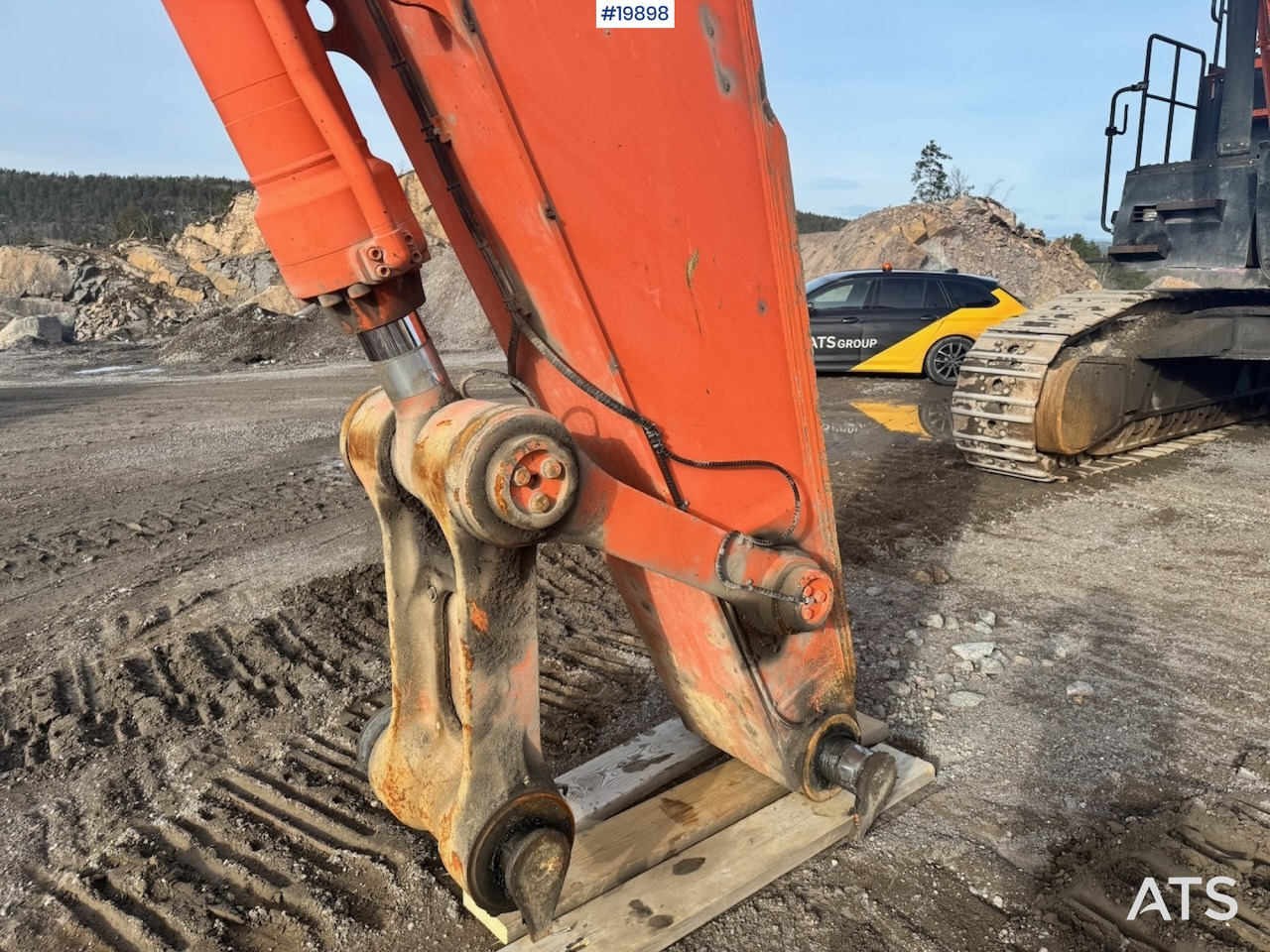 Excavator Hitachi ZX670LCH-5: picture 30