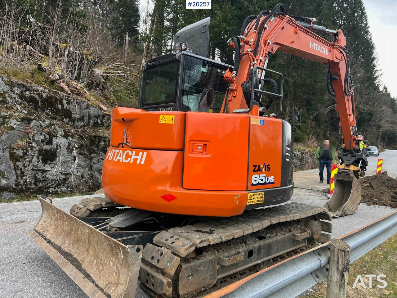 Excavator Hitachi ZX85 US-6: picture 12
