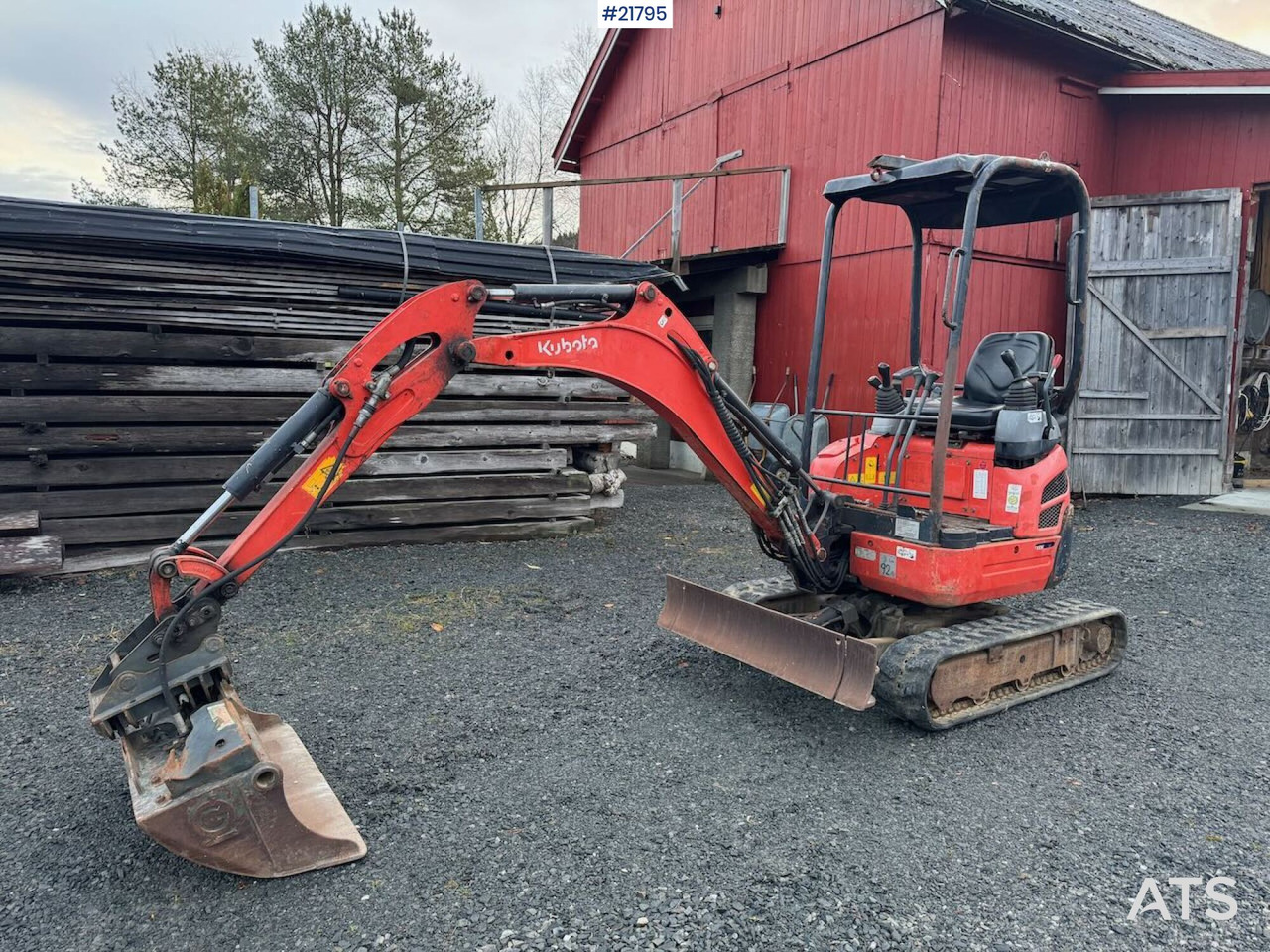 Kubota U17-3a Beltegraver m/ 4 skuffer, ripper og klo SE VIDEO - Mini excavator: picture 2 Kubota U17-3a Beltegraver m/ 4 skuffer, ripper og klo SE VIDEO - Mini excavator: picture 2