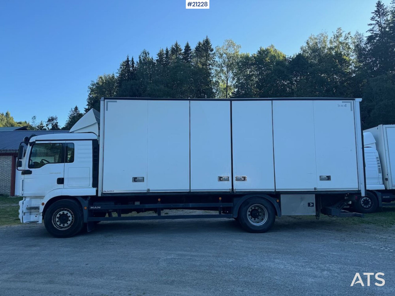 MAN TGM 18.290 - Box truck: picture 3 MAN TGM 18.290 - Box truck: picture 3