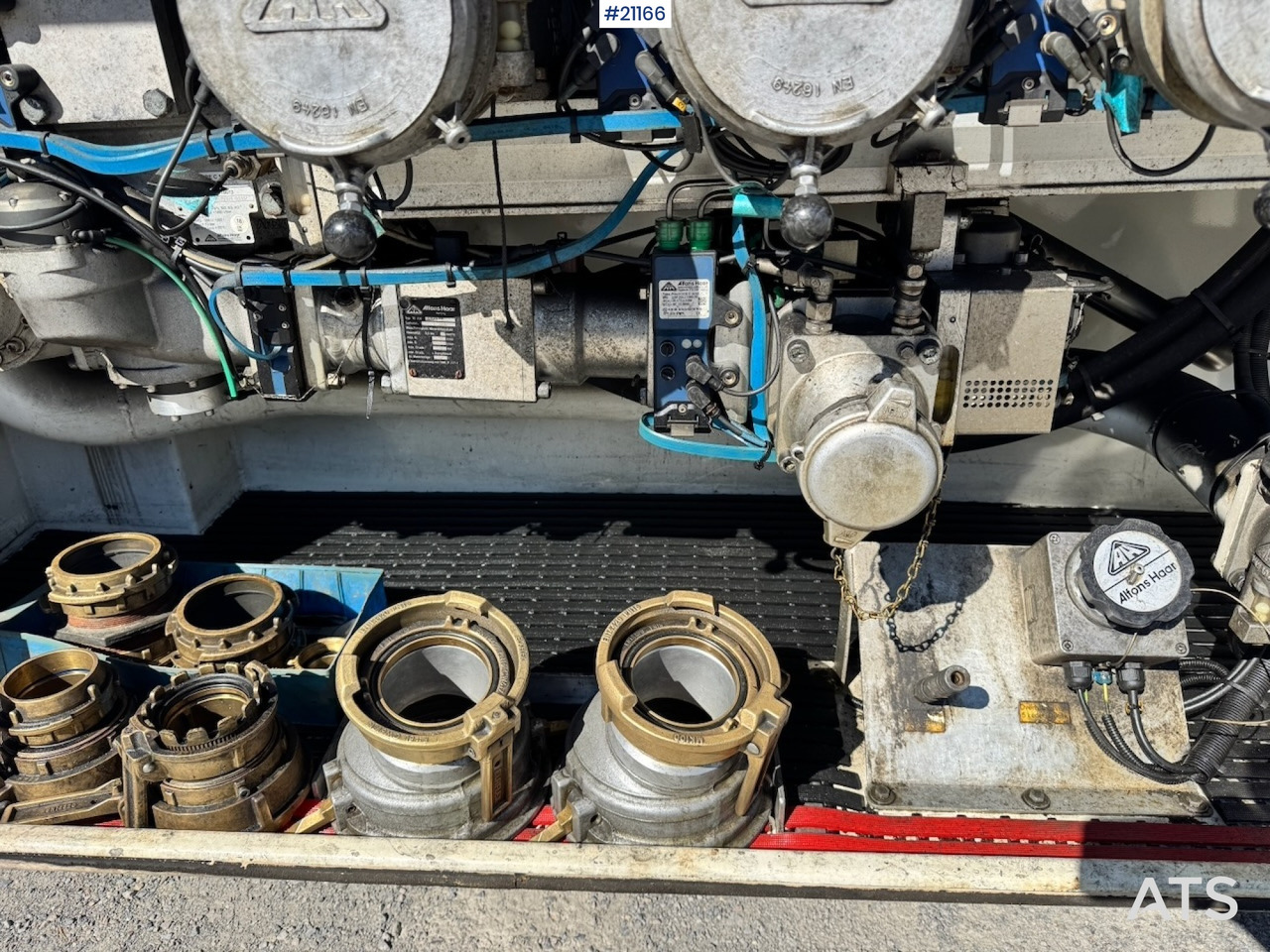 Tank truck Mercedes Actros 2553: picture 31 Tank truck Mercedes Actros 2553: picture 31