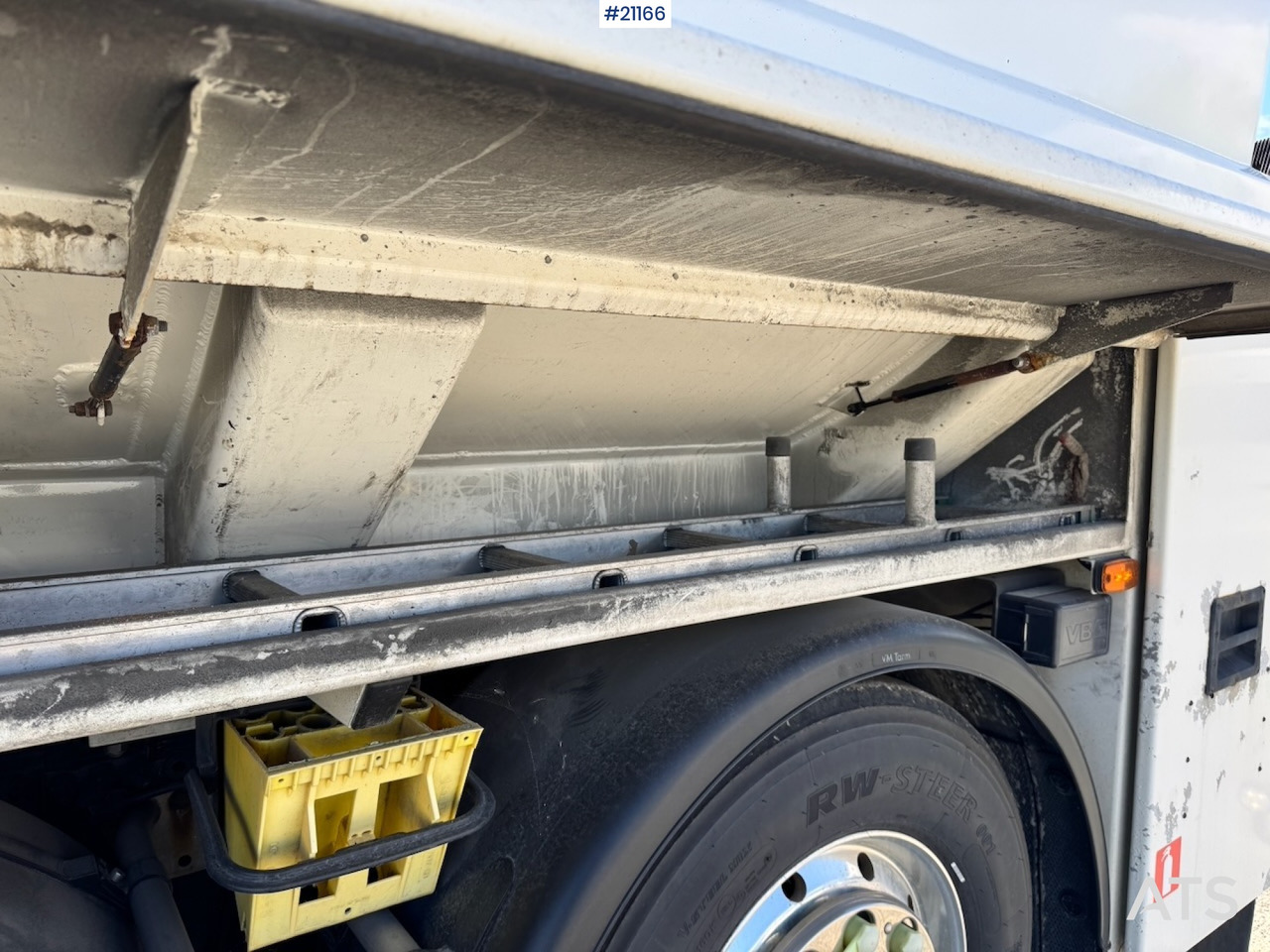 Tank truck Mercedes Actros 2553: picture 38 Tank truck Mercedes Actros 2553: picture 38