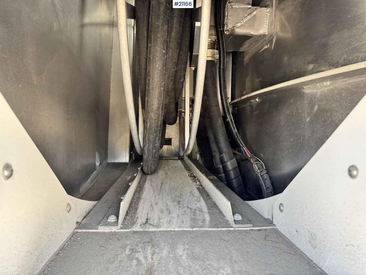 Tank truck Mercedes Actros 2553: picture 41 Tank truck Mercedes Actros 2553: picture 41