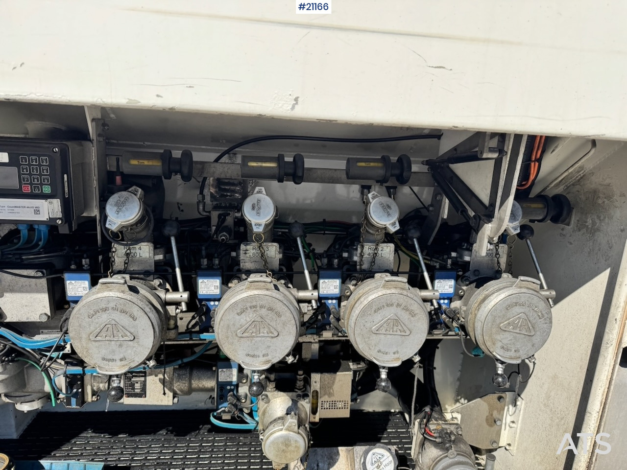 Tank truck Mercedes Actros 2553: picture 27 Tank truck Mercedes Actros 2553: picture 27