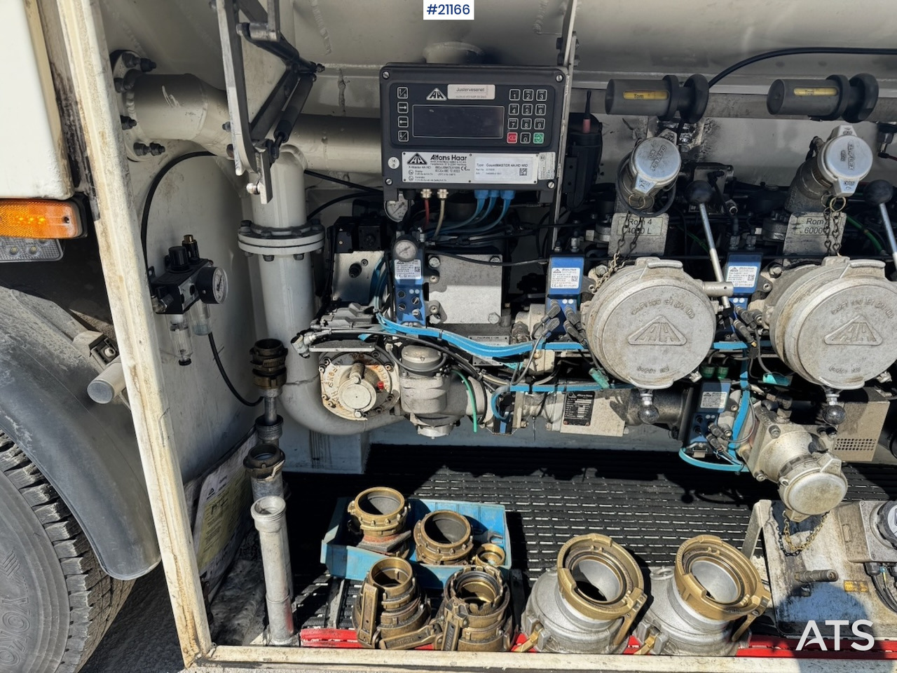 Tank truck Mercedes Actros 2553: picture 25 Tank truck Mercedes Actros 2553: picture 25