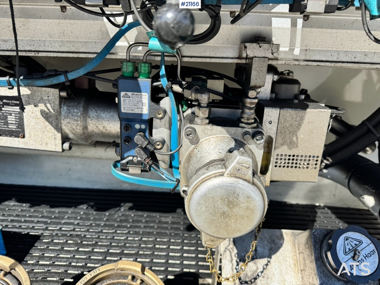 Tank truck Mercedes Actros 2553: picture 33 Tank truck Mercedes Actros 2553: picture 33