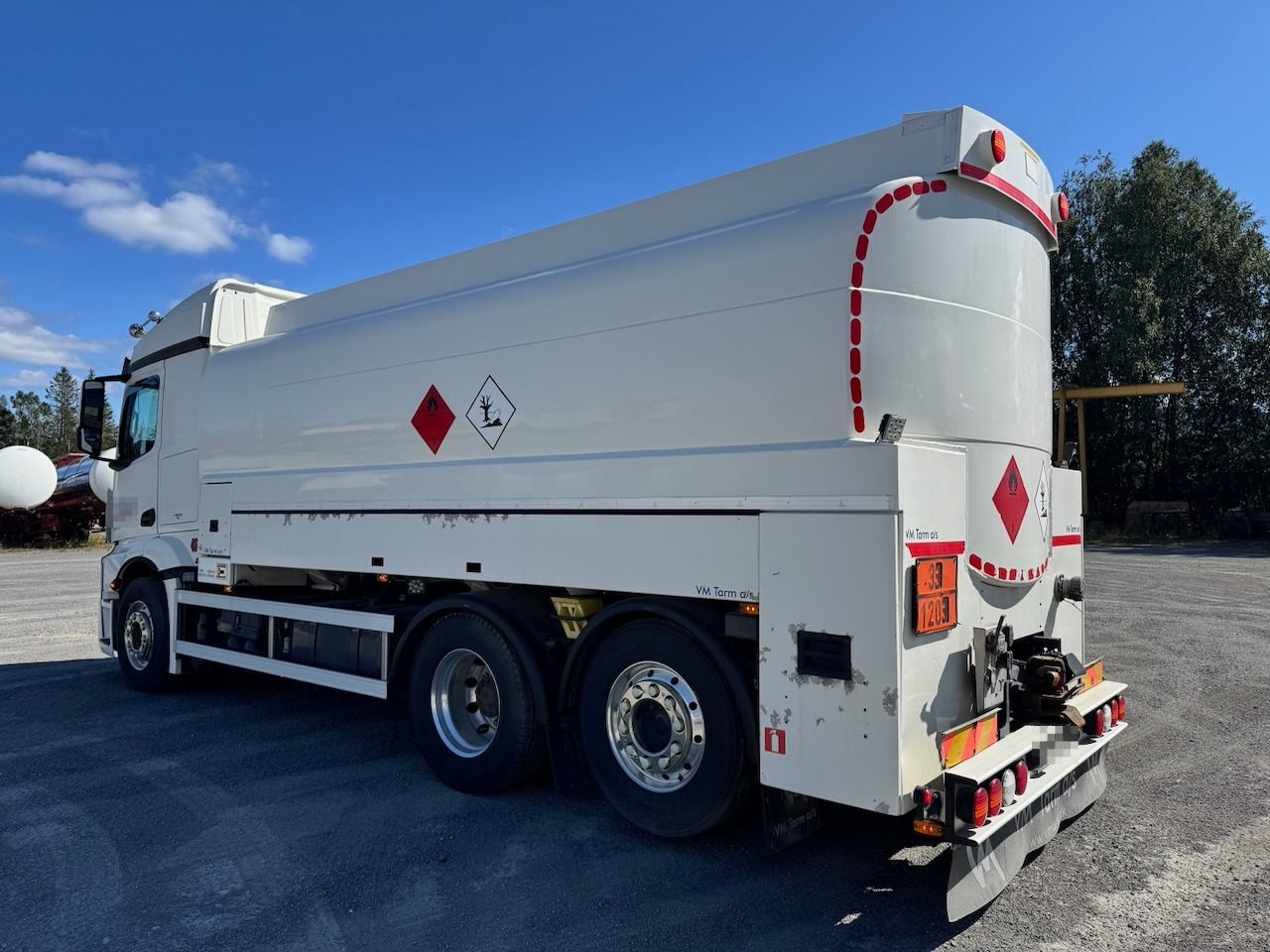Mercedes Actros 2553 - Tank truck: picture 4 Mercedes Actros 2553 - Tank truck: picture 4
