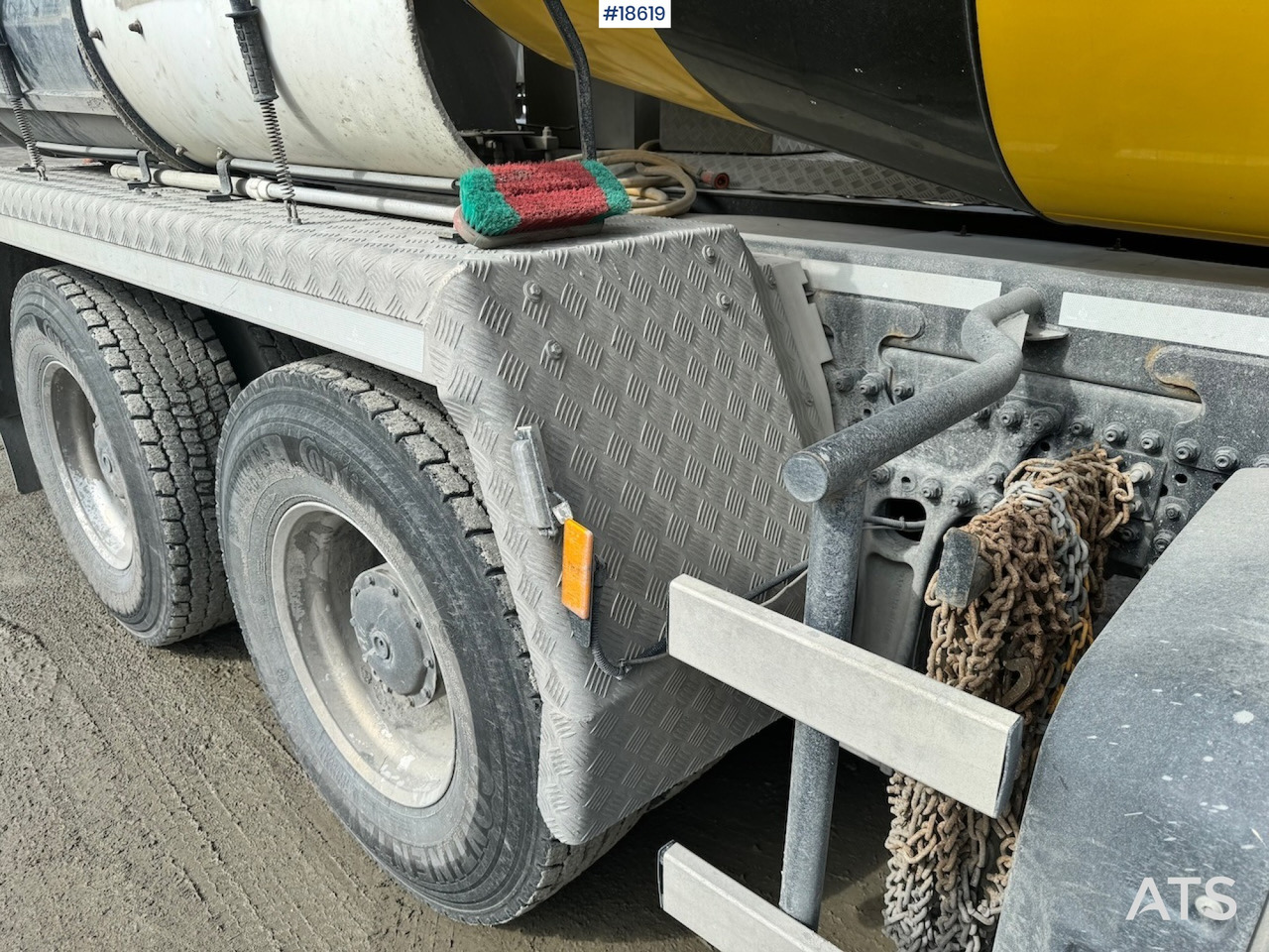 Concrete mixer truck Mercedes Arocs 3246: picture 21