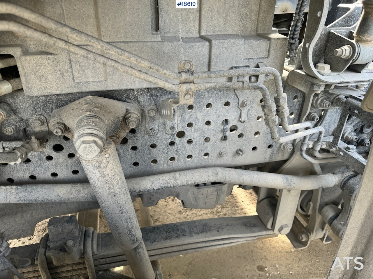 Concrete mixer truck Mercedes Arocs 3246: picture 12