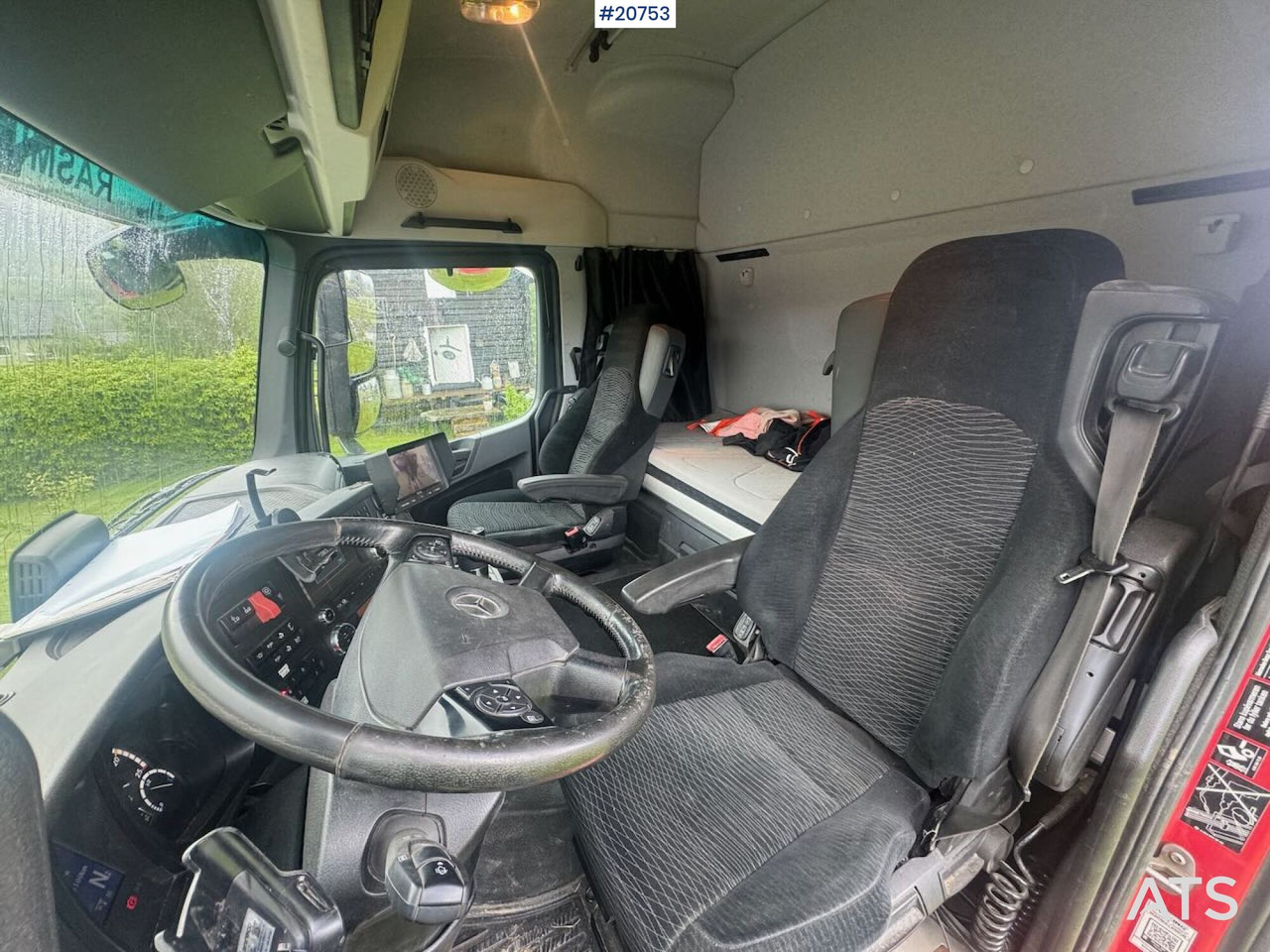 Hook lift truck Mercedes Arocs 3258: picture 25