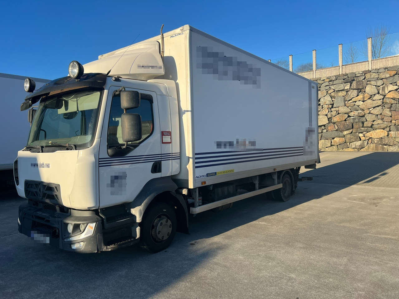 Renault D7.5 - Box truck: picture 1 Renault D7.5 - Box truck: picture 1