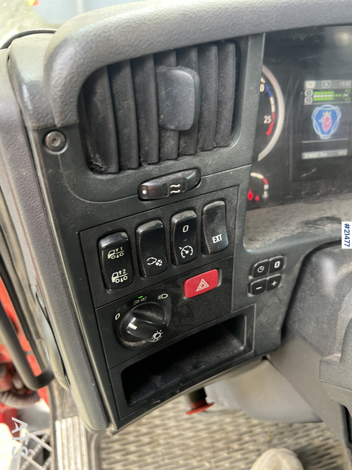 Container transporter/ Swap body truck Scania P360: picture 34