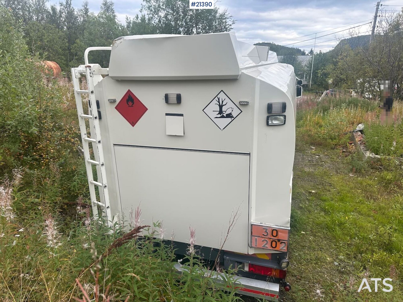 Tank truck Scania R380 6x2 tankbil m/ eurotank påbygg: picture 6 Tank truck Scania R380 6x2 tankbil m/ eurotank påbygg: picture 6