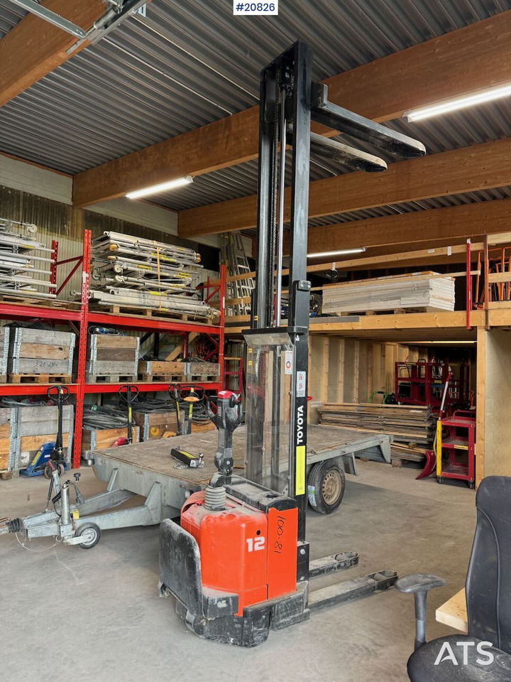 Stacker Toyota 7SM12: picture 8