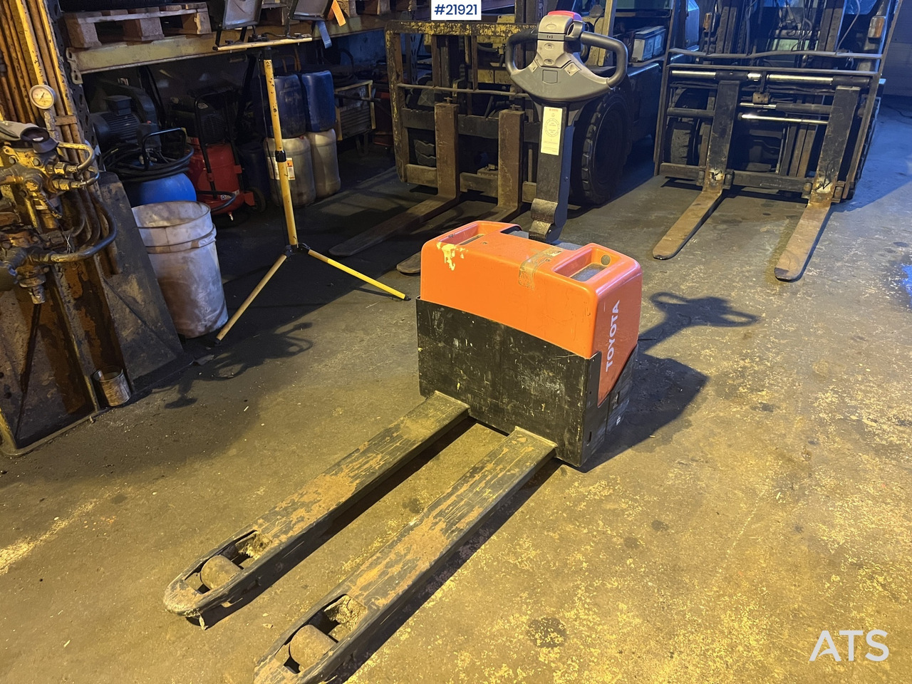 Toyota elektrisk pallejekk m/ løftekapasitet på 1300 kg - Pallet truck: picture 1 Toyota elektrisk pallejekk m/ løftekapasitet på 1300 kg - Pallet truck: picture 1