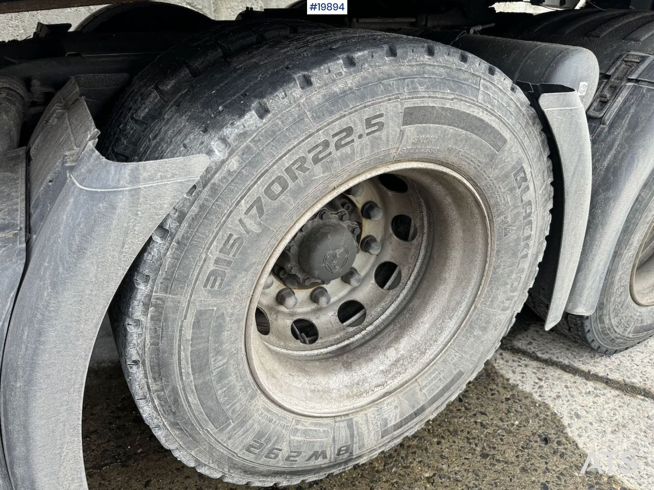 Tractor unit Scania R590: picture 16