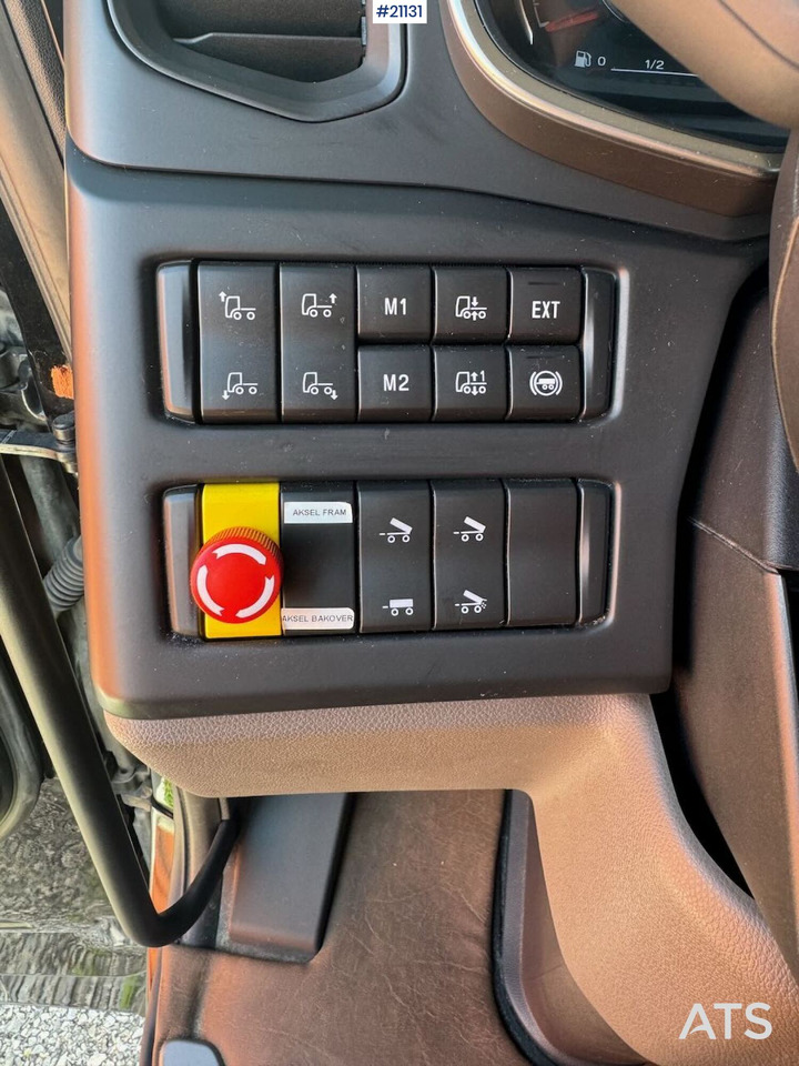 Tractor unit Scania S660: picture 24