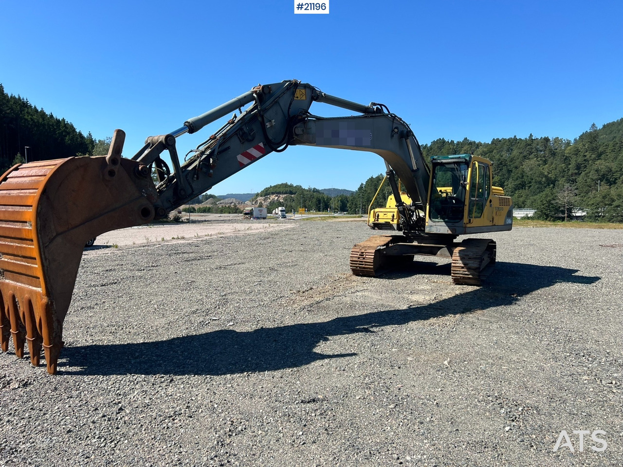 Crawler excavator Volvo EC240: picture 14