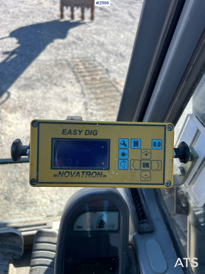 Crawler excavator Volvo EC240: picture 31
